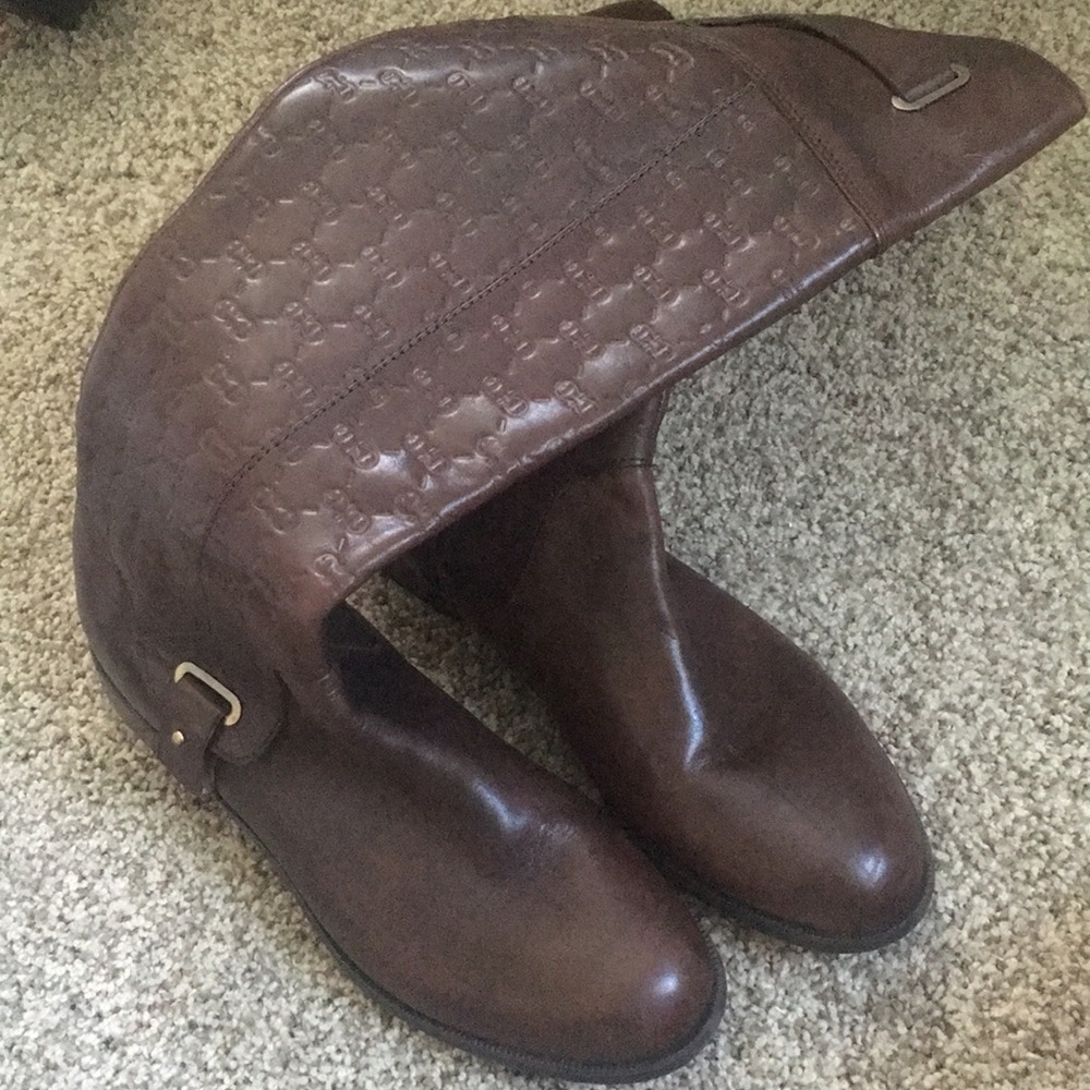 Brown boots
